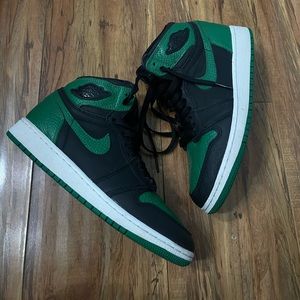 Air Jordan 1 Pine Green